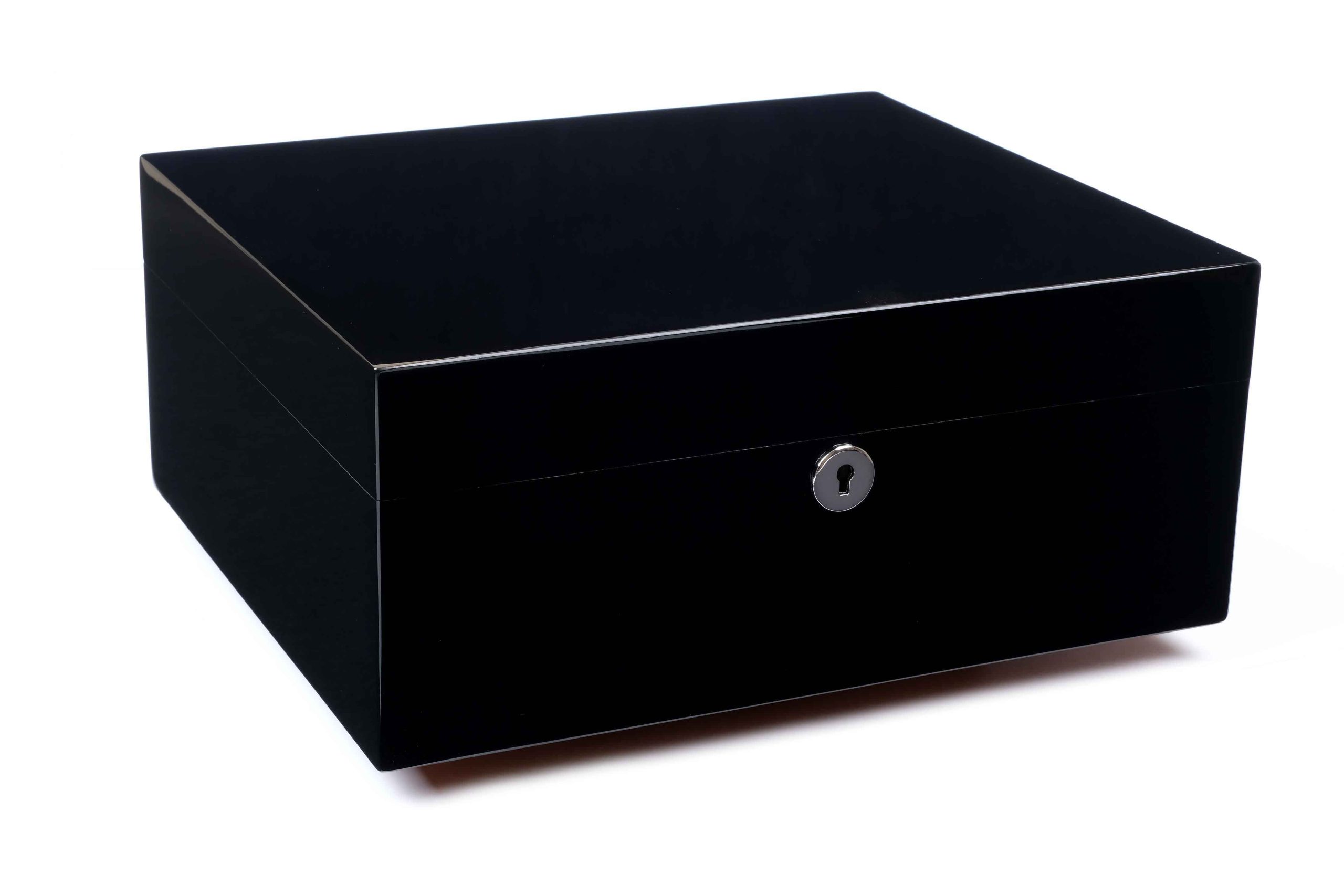 Хьюмидор Howard Miller на 50 сигар, Черный глянцевый лак