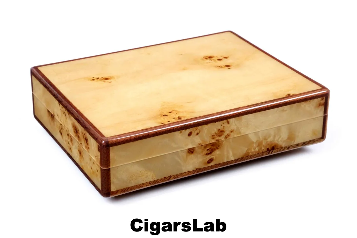 Хьюмидор Howard Miller на 10 сигар, Тополь