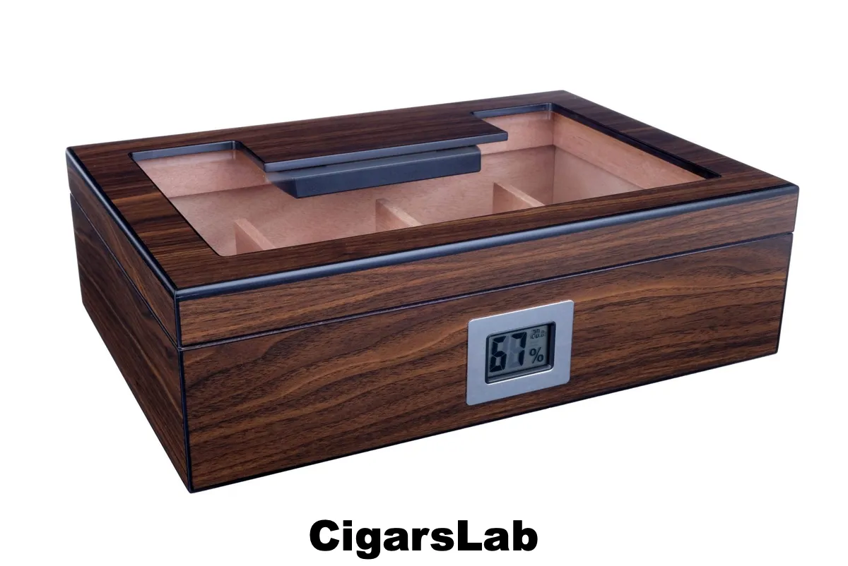 Хьюмидор Lubinski на 50 сигар cо стеклом и магнитными перегородками, Орех